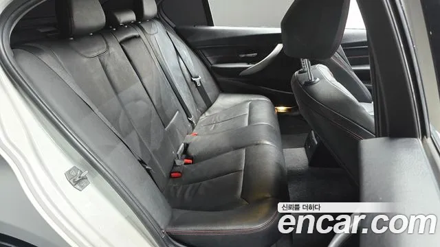 BMW 3-Series 2015 thumb 11