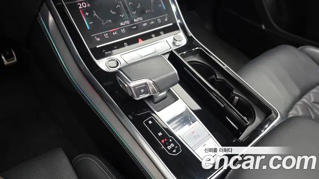 Audi Q8 2021 thumb 9