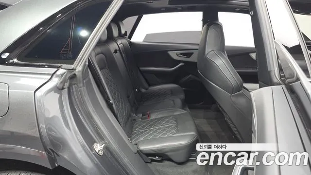 Audi Q8 2021 thumb 11