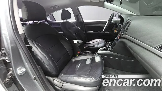 Hyundai Avante 2017 thumb 11