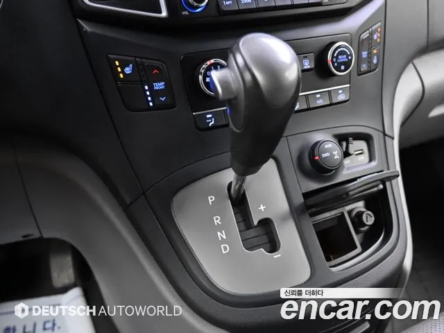 Hyundai Starex 2017 thumb 9