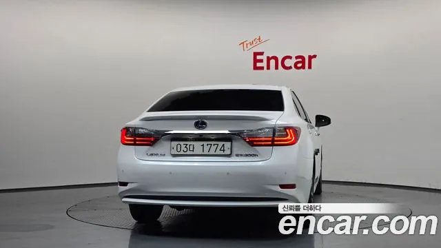Lexus ES 2017 thumb 4