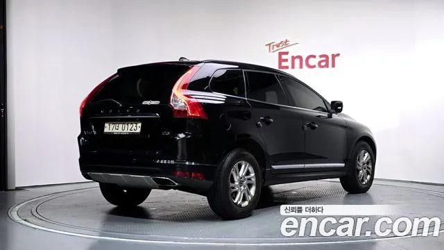 Volvo XC60 2016 thumb 2