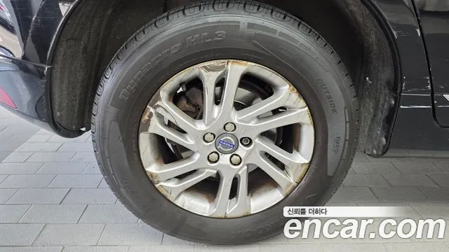 Volvo XC60 2016 thumb 5
