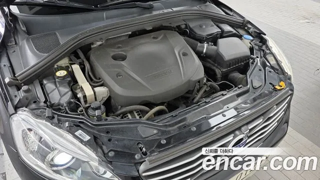 Volvo XC60 2016 thumb 6