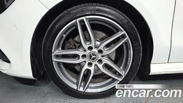 Mercedes-Benz CLA 2018 thumb 5