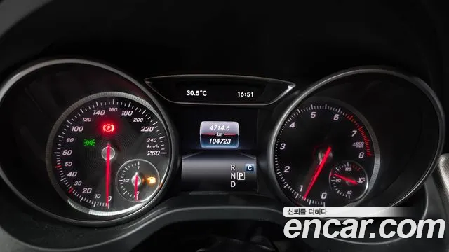 Mercedes-Benz CLA 2018 thumb 8