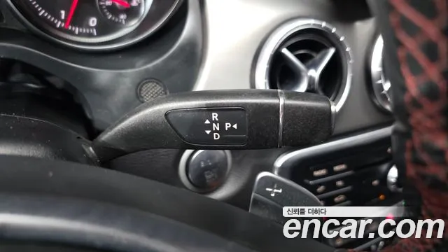 Mercedes-Benz CLA 2018 thumb 9