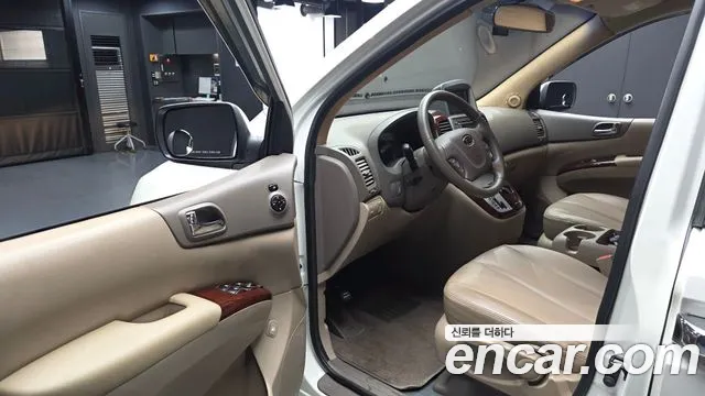 Kia Carnival 2009 thumb 10