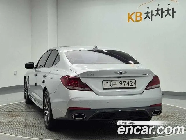Genesis G70 2017 thumb 2