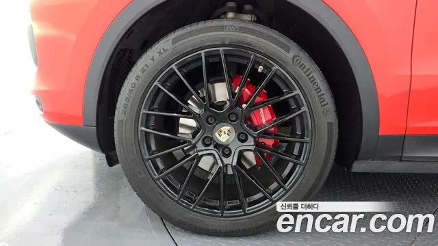 Porsche Cayenne 2019 thumb 5