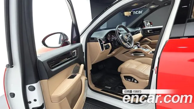 Porsche Cayenne 2019 thumb 10