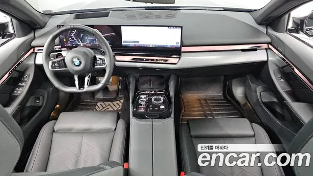 BMW 5-Series 2024 thumb 6