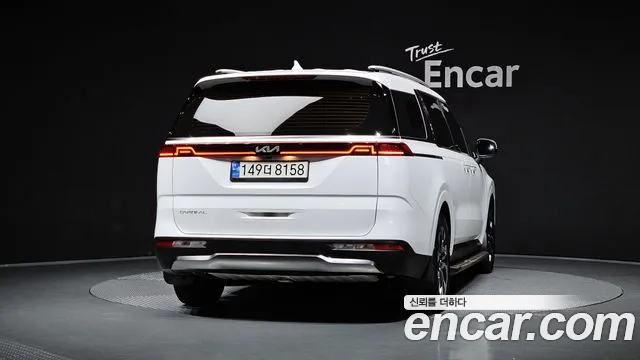 Kia Carnival 2022 thumb 3