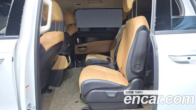 Kia Carnival 2022 thumb 11