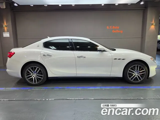 Maserati Ghibli 2019 thumb 6