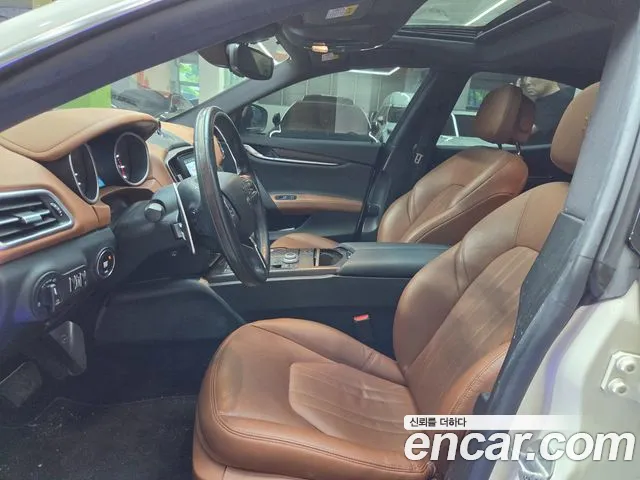 Maserati Ghibli 2019 thumb 7