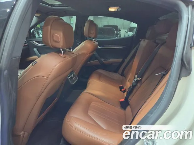 Maserati Ghibli 2019 thumb 8