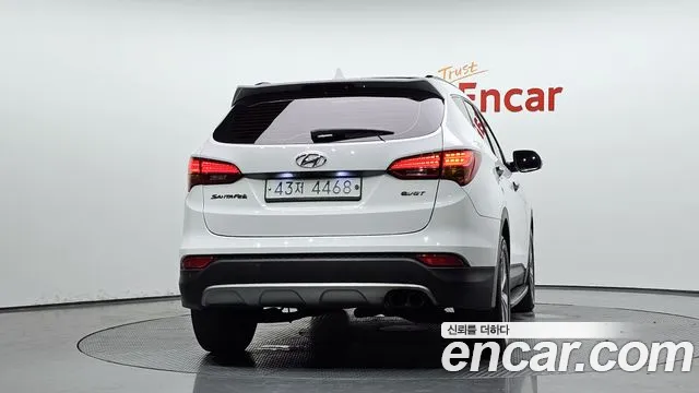 Hyundai Santa Fe 2015 thumb 4