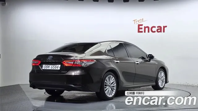 Toyota Camry 2019 thumb 2