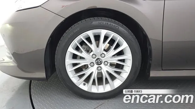 Toyota Camry 2019 thumb 5