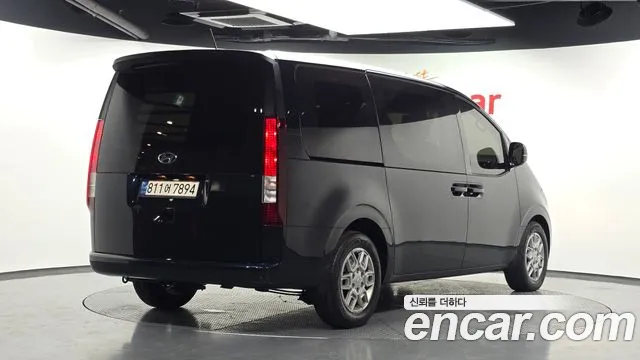 Hyundai Staria 2022 thumb 2