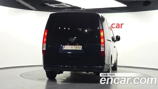 Hyundai Staria 2022 thumb 4