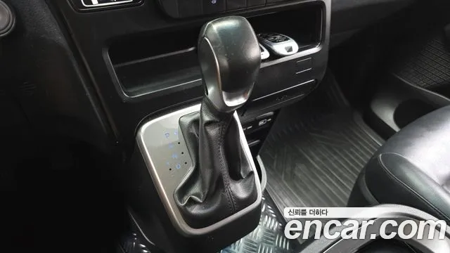 Hyundai Staria 2022 thumb 9