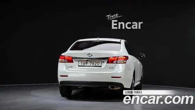 Renault-KoreaSamsung SM5 2015 thumb 4