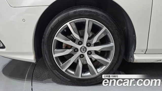 Renault-KoreaSamsung SM5 2015 thumb 5