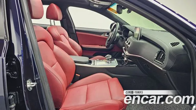 Kia Stinger 2019 thumb 11