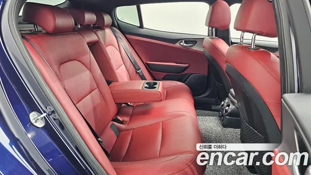Kia Stinger 2019 thumb 12