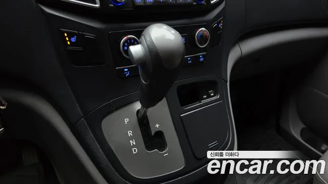 Hyundai Starex 2017 thumb 9