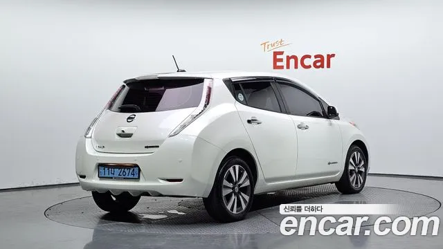 Nissan Leaf 2015 thumb 2