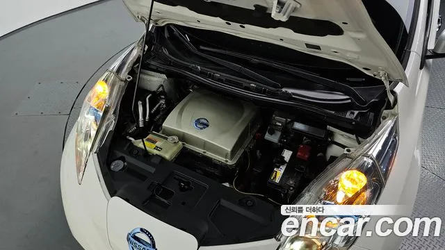 Nissan Leaf 2015 thumb 6