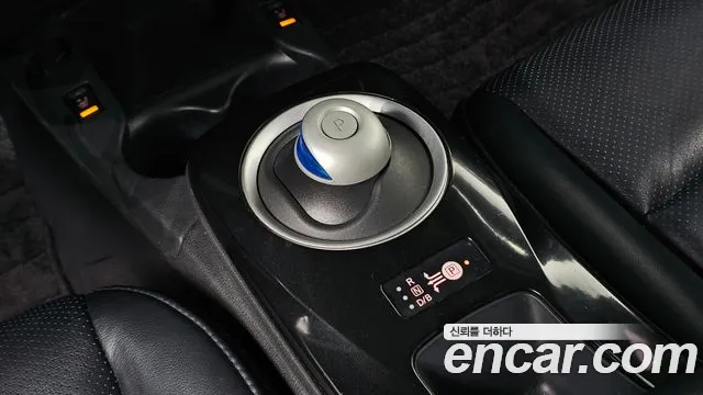 Nissan Leaf 2015 thumb 9