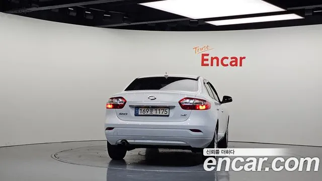 Renault-KoreaSamsung Fluence 2013 thumb 4
