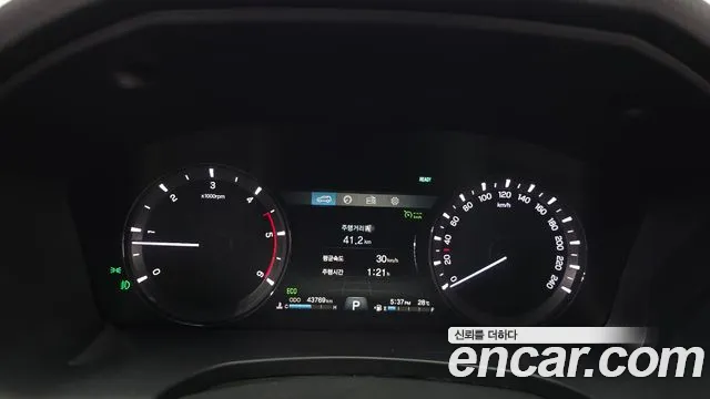 KG_Mobility_Ssangyong Rexton 2019 thumb 8