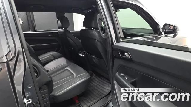 KG_Mobility_Ssangyong Rexton 2019 thumb 11