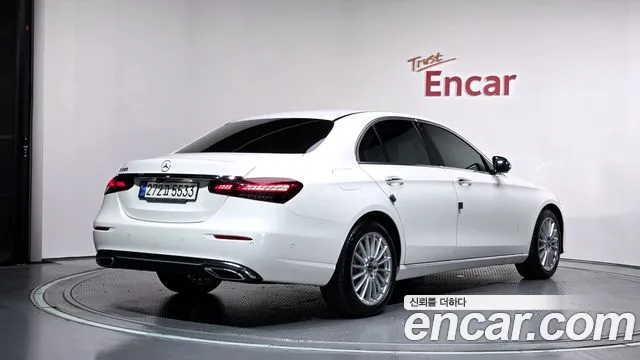Mercedes-Benz E-Класс 2022 thumb 2