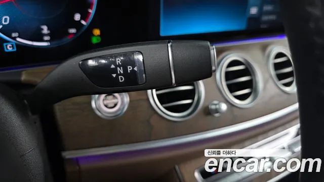 Mercedes-Benz E-Класс 2022 thumb 9