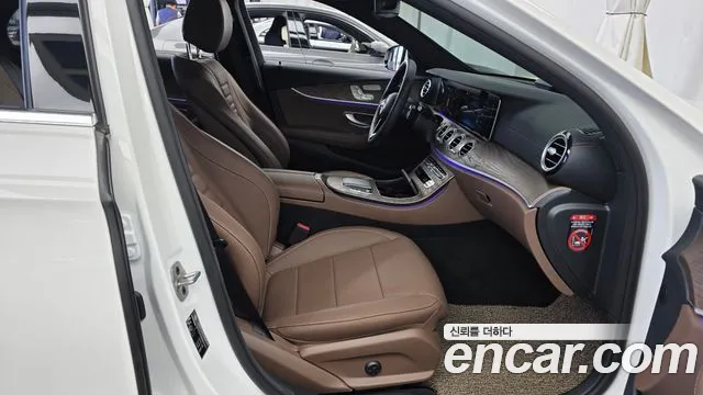 Mercedes-Benz E-Класс 2022 thumb 11