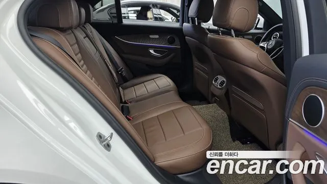 Mercedes-Benz E-Класс 2022 thumb 12