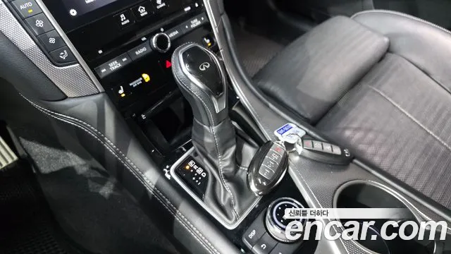 Infiniti Q50 2018 thumb 9