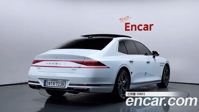 Genesis G90 2022 thumb 2