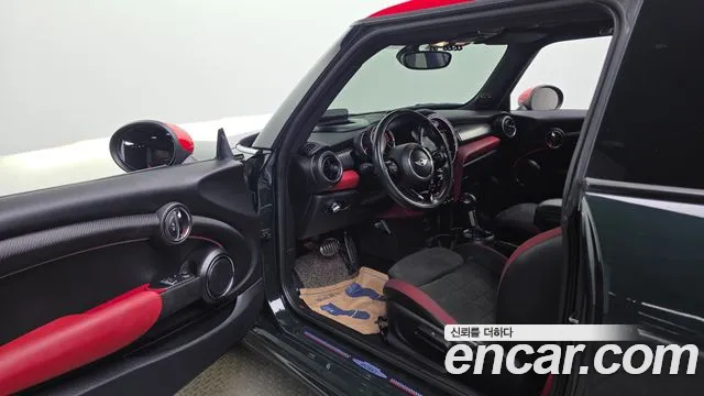MINI Hatch 2017 thumb 10