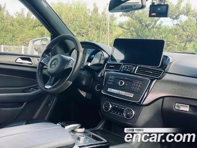 Mercedes-Benz GLE 2016 thumb 7