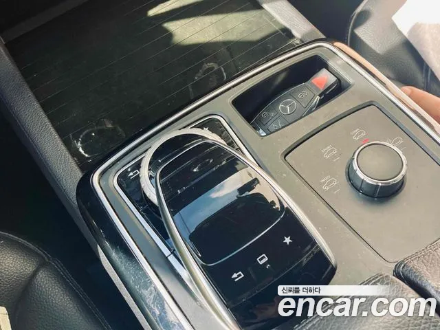 Mercedes-Benz GLE 2016 thumb 9