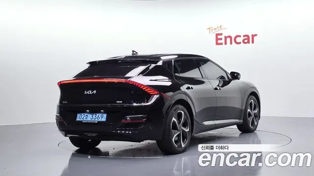 Kia EV6 2023 thumb 2