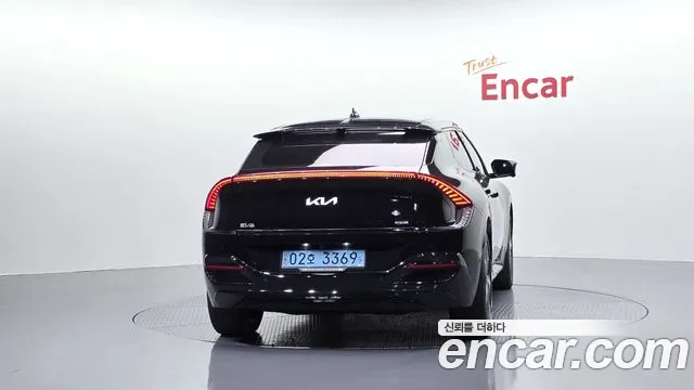 Kia EV6 2023 thumb 4